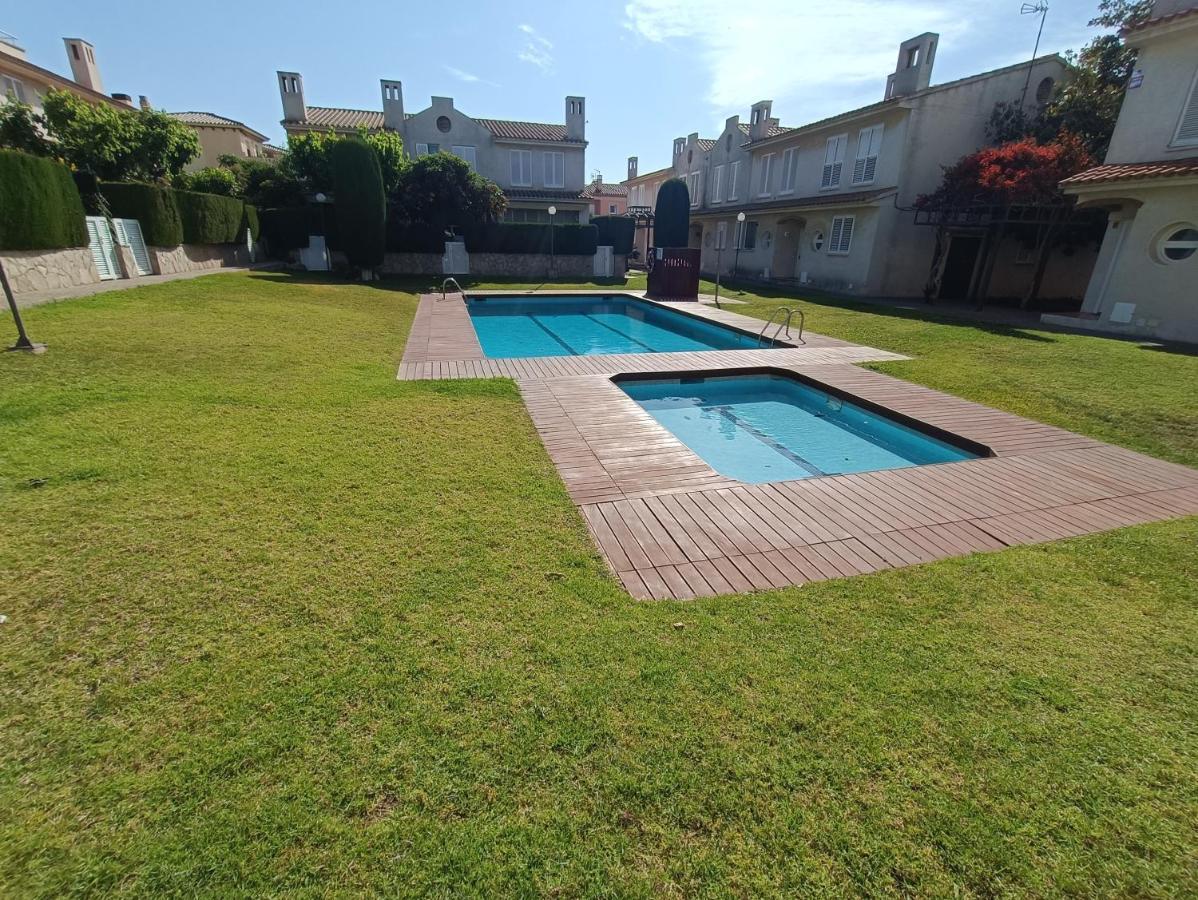 Cambrils Adosado Con Piscina 4 Habitaciones, 8 Huespedes Luaran gambar